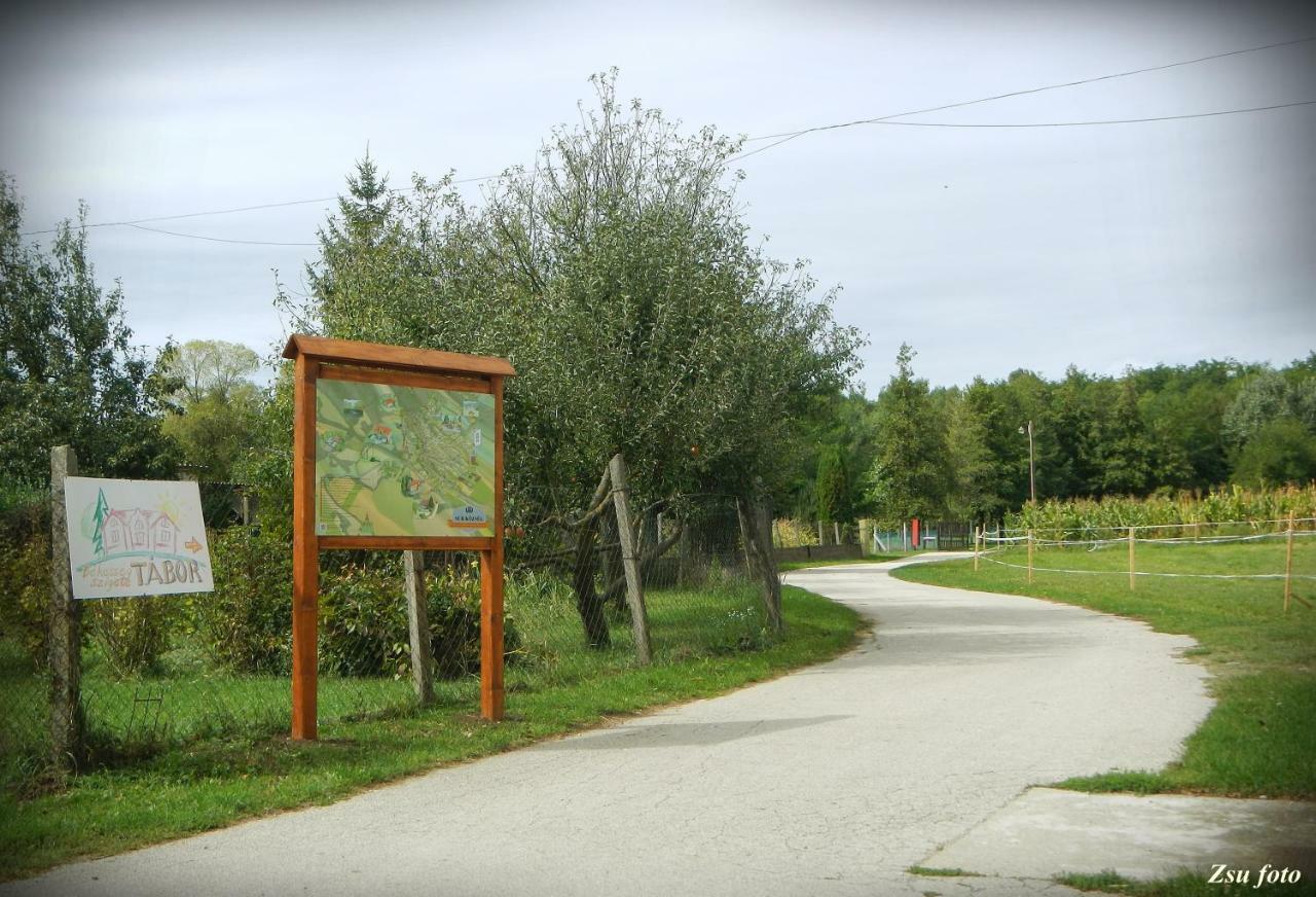 Appartamento Békesség Szigete, Klasszik Apartman Sur Esterno foto