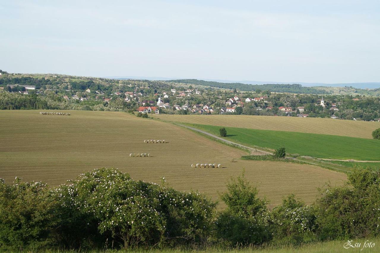 Appartamento Békesség Szigete, Klasszik Apartman Sur Esterno foto